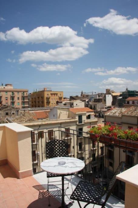 Appartement A Terrace In The Heart Of Palerme Extérieur photo